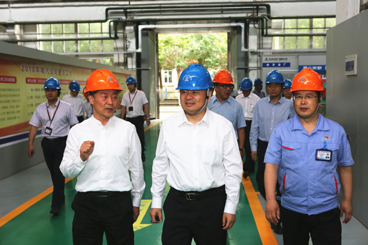 郝鹏参观调查J9集团国际集团所属企业汽轮机公司
